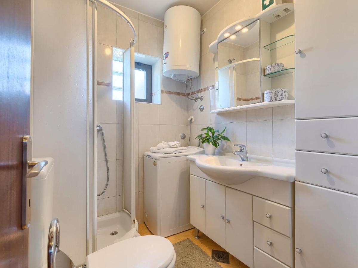 Apartment Chiara By Interhome Novigrad Istria Exteriör bild
